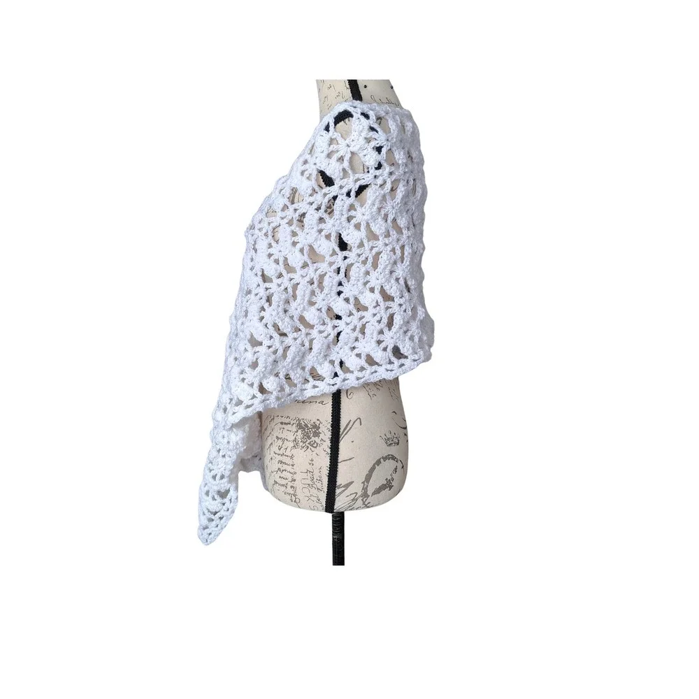 Vintage Style White Crochet Shawl Shrug Wrap Floral Medallion Boho Coquette‎